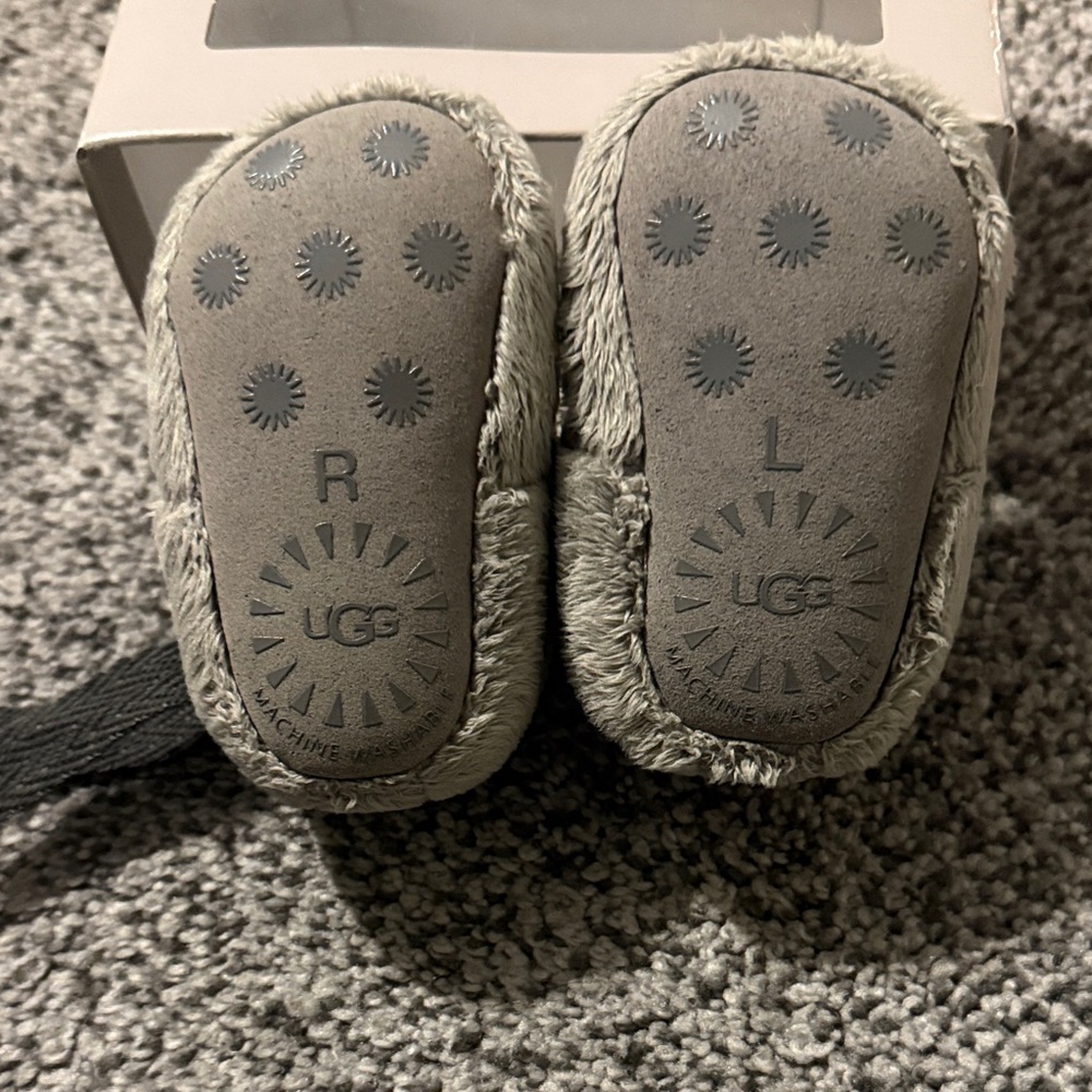 UGG Soft Gray Infant Booties - Picture 4 of 5